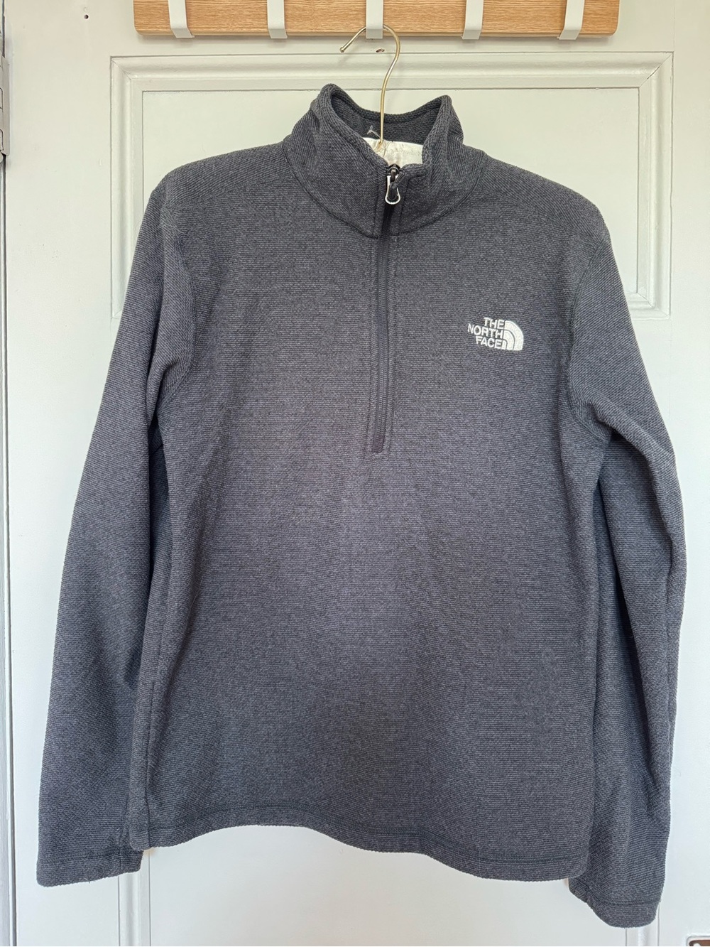 The North Face Men’s Gray Quarter-Zip Fleece Pullover S